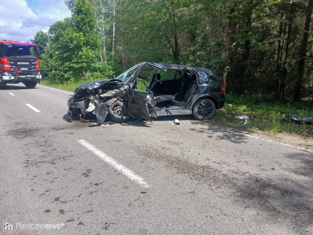Czołowe zderzenie ze śmieciarką