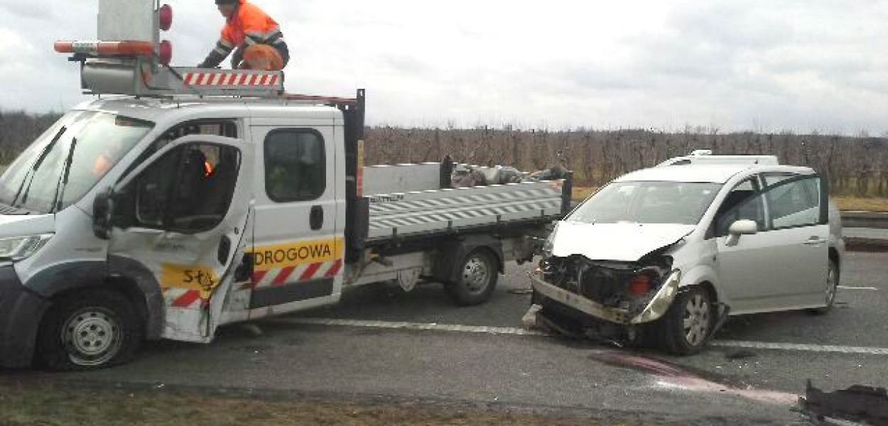 Kolizja na Al. Krakowskiej! Korek w stronę Warszawy