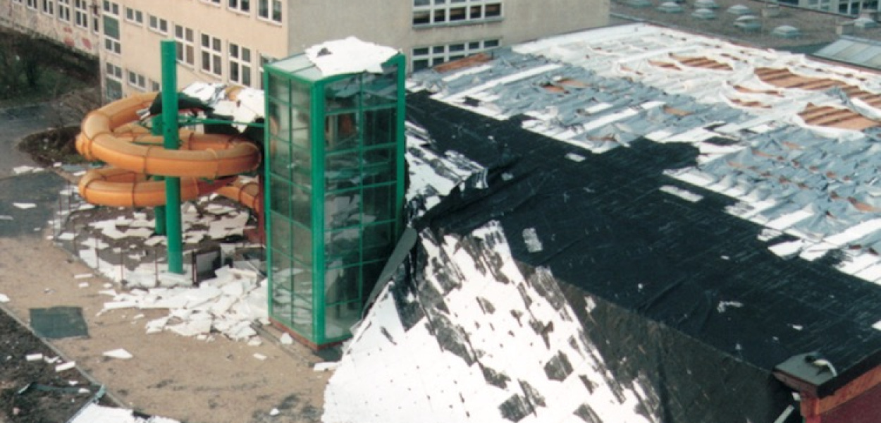 ROK 2002: Nawałnica niszczy Piaseczno!