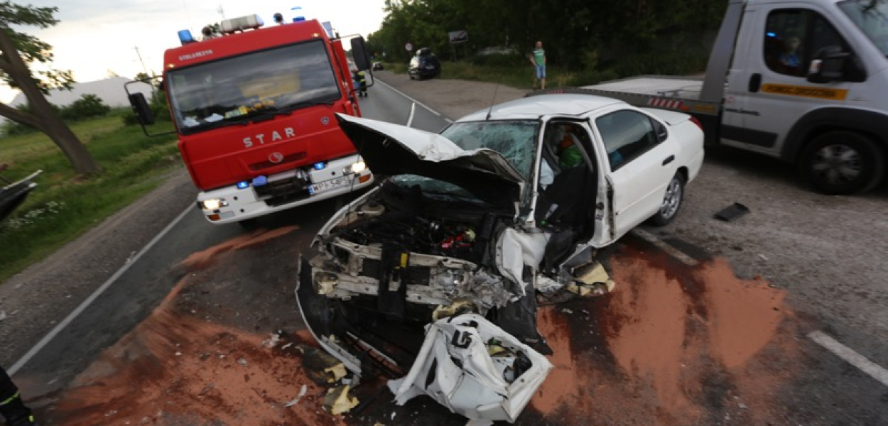  Droga do Piaseczna zablokowana w obu kierunkach! Ciężarówka zderzyła…