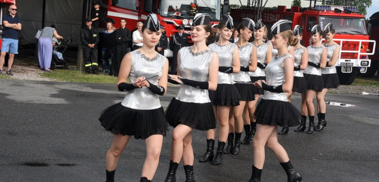 Dziewięćdziesiąt lat strażaków