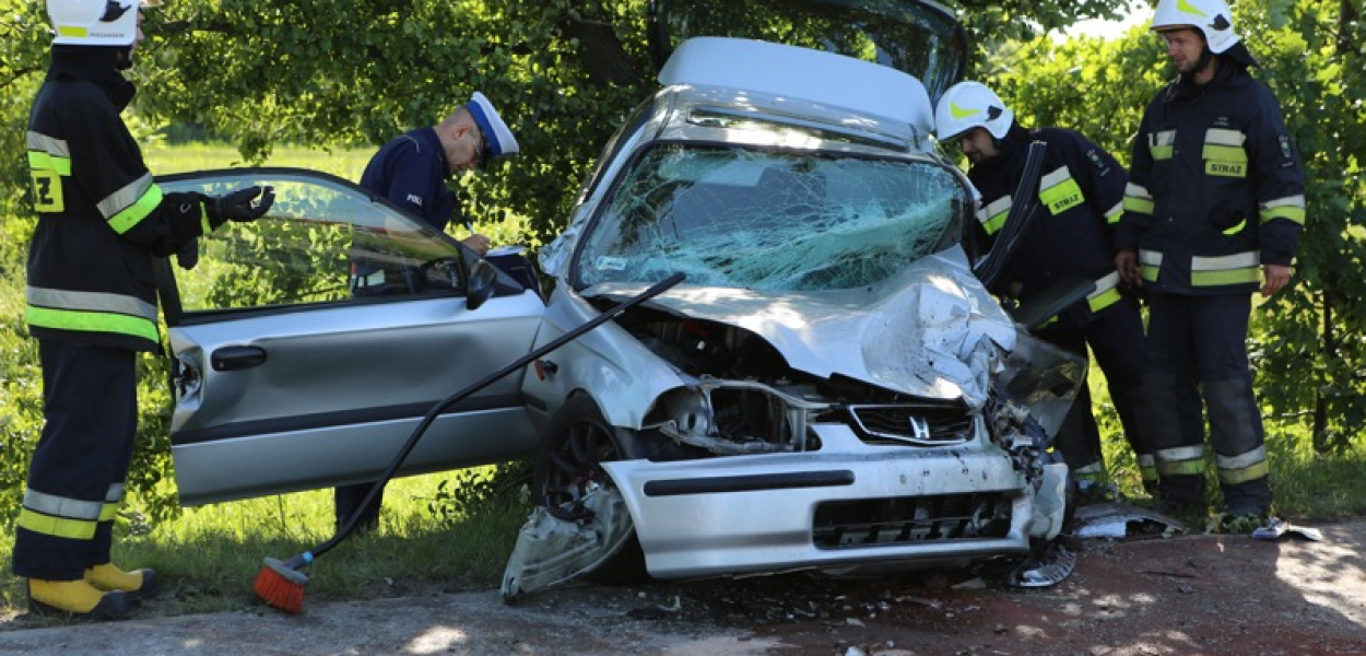  Samochody zmieniły się w sterty powyginanej blachy! Droga wciąż…