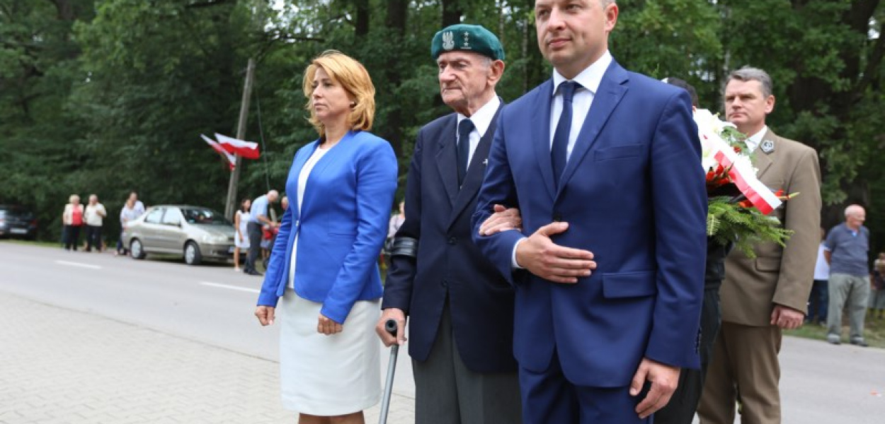 Oddali hołd poległym w Lasach Chojnowskich