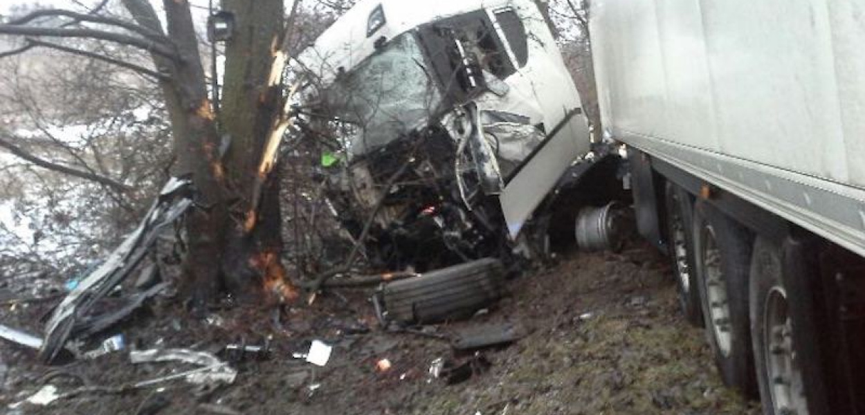  Karambol paraliżuje dojazd do Piaseczna! Jedna osoba nie żyje, trzy w…