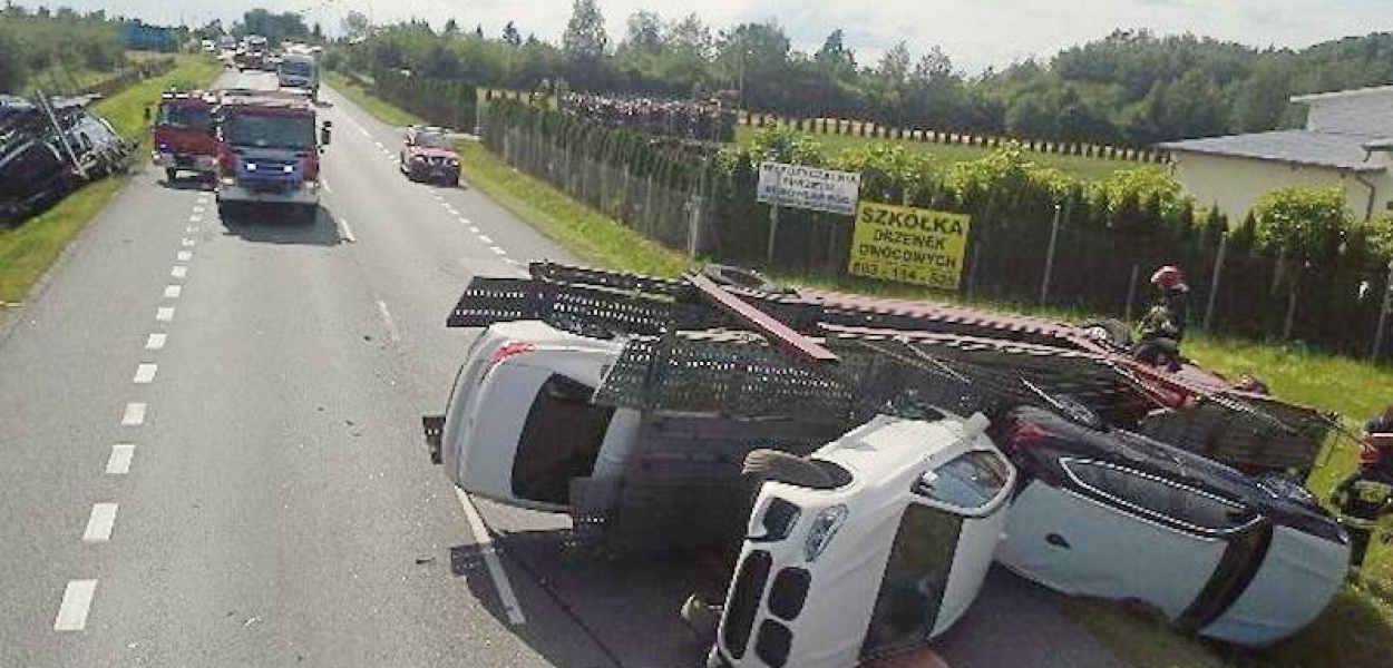 Tir i 7 bmw rozbitych! Droga krajowa nieprzejezdna [AKTUALIZACJE]