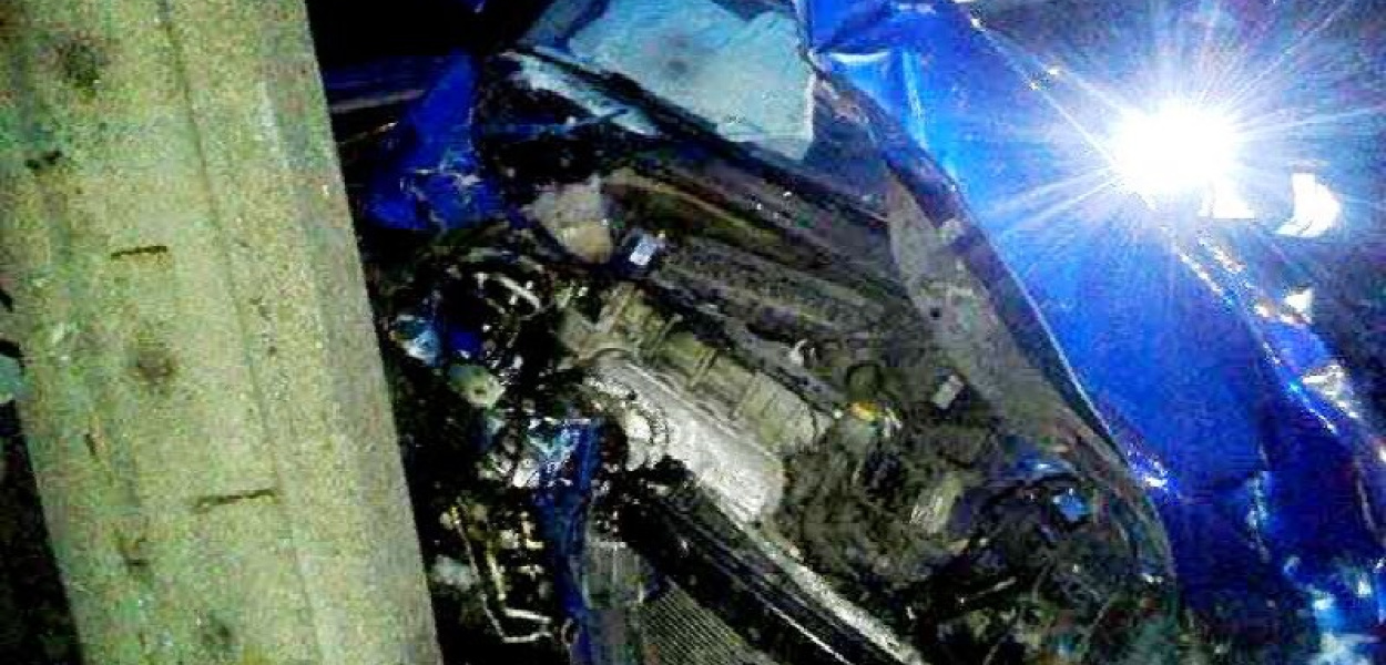 Samochód wjechał pod pociąg [AKTUALIZACJA]