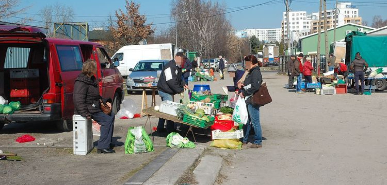  Targowisko nadal działa. Od piątku ma funkcjonować w ograniczonym…