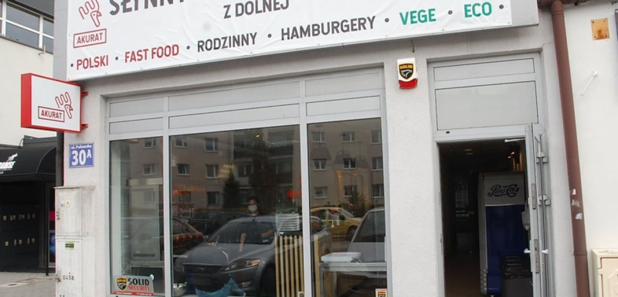 Pieczony kurczak AKURAT teraz również z dostawą do domu!