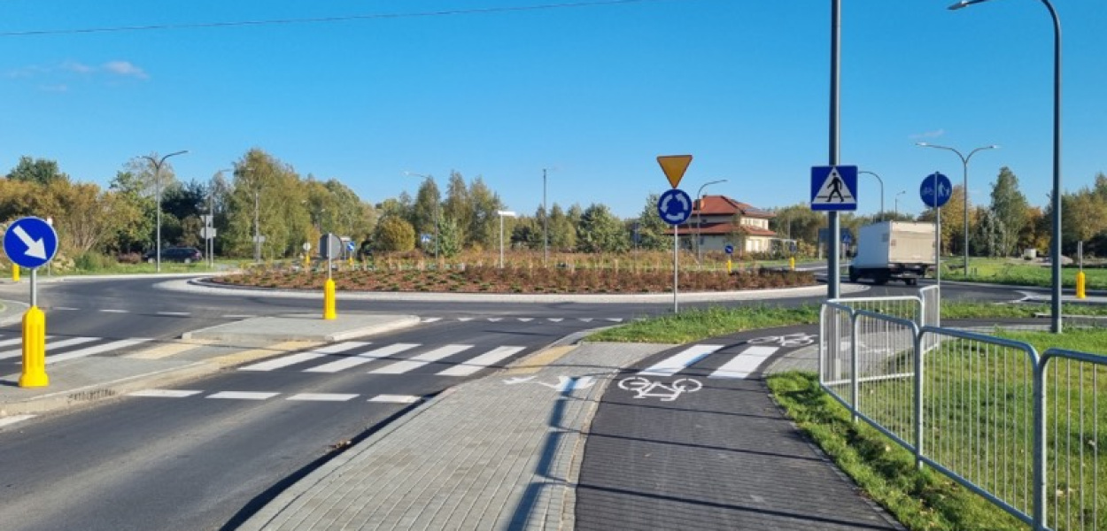 Nowe rondo i droga w kierunku węzła Antoninów