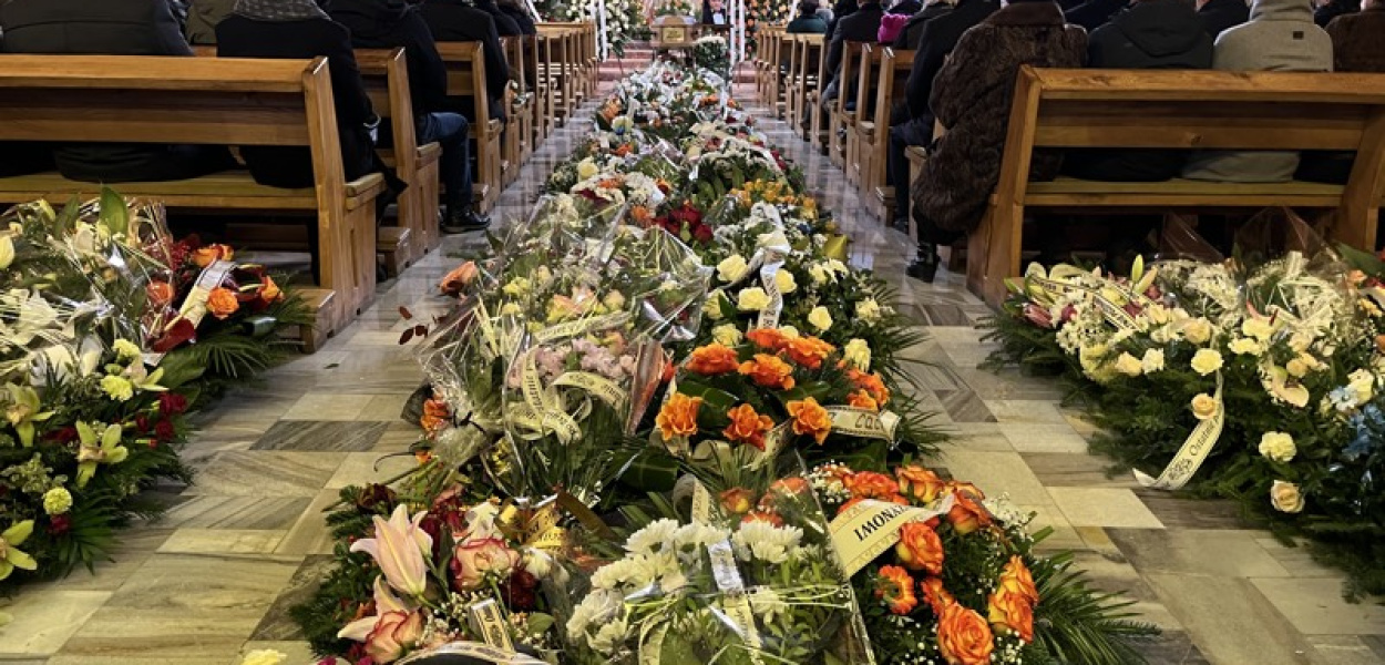 Ostatnie pożegnanie Jacka Krupnika. Kościół tonął w kwiatach i łzach