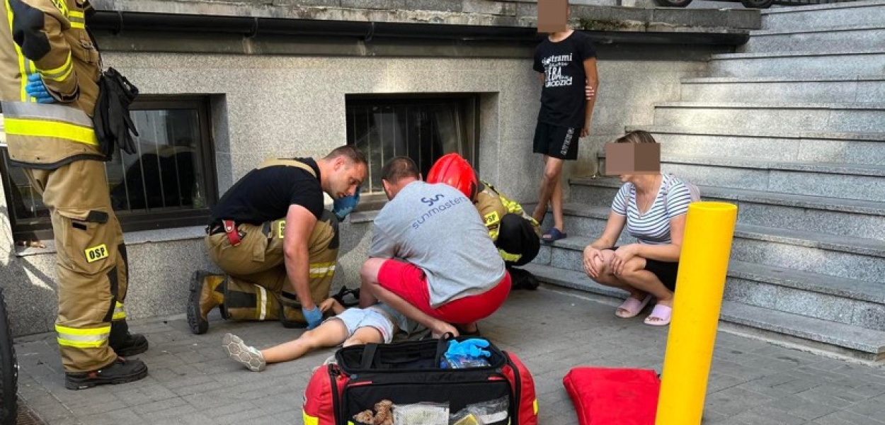 Dziewczynka spadła z balkonu! Wezwano śmigłowiec LPR
