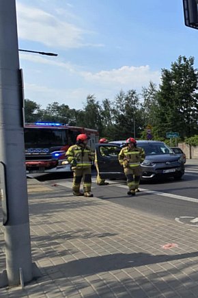 Kolizja z udziałem 3 aut. Sprawczyni odjechała-2564