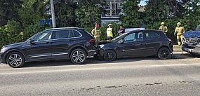 Kolizja z udziałem trzech samochodów