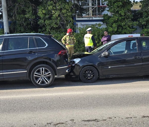 Kolizja z udziałem trzech samochodów-106831