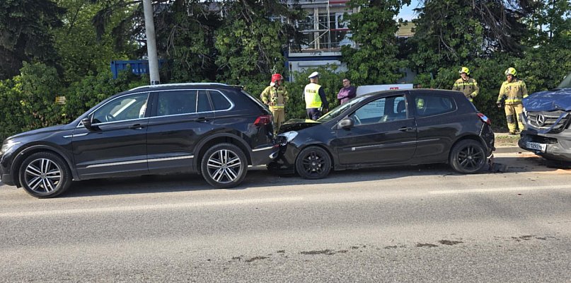 Kolizja z udziałem trzech samochodów - 106831