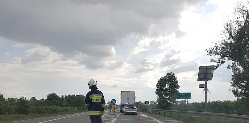 Poważne utrudnienia na DK50. Wypadek, policja kieruje ruchem - 106870