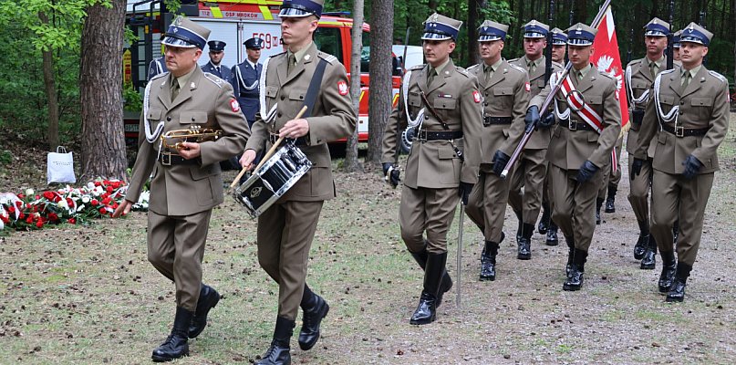 W hołdzie ofiarom Pawiaka - 106994