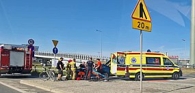 Wypadek na wjeździe do Auchan