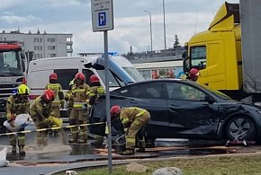Wypadek na parkingu pod Auchan-107448