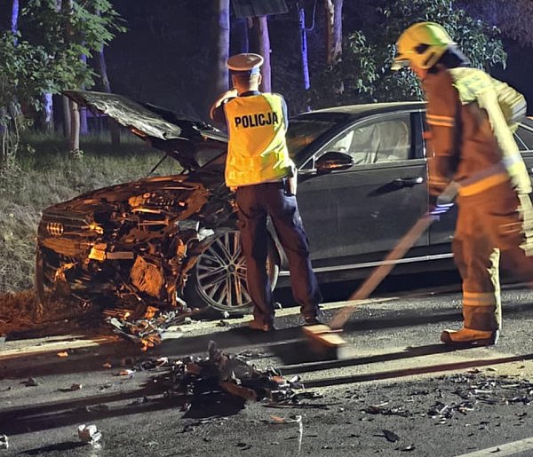 Zderzenie bmw z audi. Droga krajowa 79 zablokowana-107483