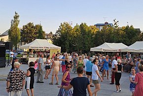 Potańcówki na Kisielu 2025 – taneczna tradycja wraca do Piaseczna!-107535