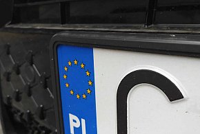 Rejestracja auta przez internet i koniec z przynoszeniem tablic. Rząd przyjął...-107559