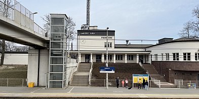 Biletomatu jak nie było, tak nie ma. Mieszkańcy tracą cierpliwość-107606