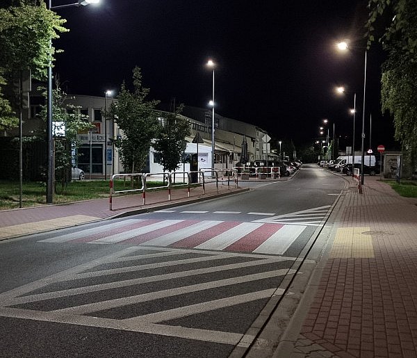 Poprawa bezpieczeństwa na kolejnych przejściach dla pie - 108075