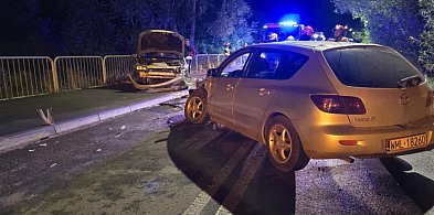 Wypadek w Żabieńcu. Mazda zderzyła się czołowo z oplem-108440