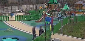 Półtorej godziny dewastacji na oczach kamer