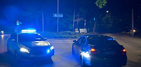 Pijany zasnął za kierownicą BMW na środku ulic