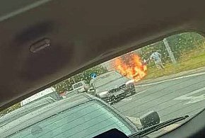 Samochód stanął w ogniu-108614