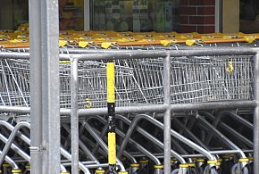 Czy 1 listopada zrobisz zakupy? Ten weekend zaskoczy wielu klientów-109652