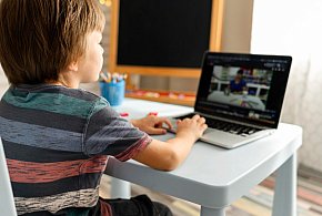 Popularni influencerzy mogą mieć kłopoty. Treści dla dzieci budzą kontrowersje-109850