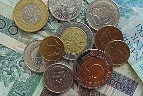 Nowe regulacje dla dorabiających. Od grudnia zmieniają się limity-110042