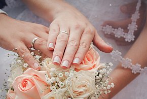 40 tys. zł za ślub i dziecko. PiS chce zachęcać do małżeństw i rodzicielstwa-110055