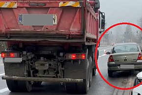 Utrudnienia na 721 przez porzucone auto-110199