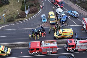 Wypadek sparaliżował skrzyżowanie! 4 osoby trafiły do szpitala-110689