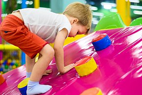 Zostawiasz dziecko w sali zabaw? Urząd wykrył poważne uchybienia-111021