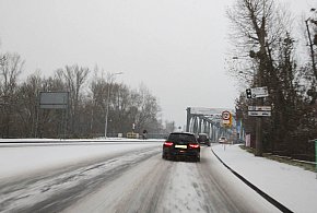Poważne zagrożenie na drogach. Kierowcy często o tym zapominają-111027