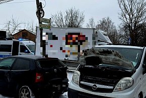 Kolizja trzech aut w Jazgarzewszczyźnie