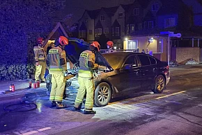 Pożar BMW w Józefosławiu