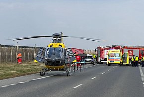 Groźny wypadek na drodze krajowej nr 50. Dwie osoby ranne