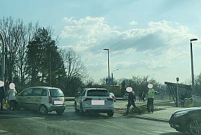 Kolizja na rondzie w Piasecznie