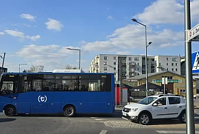 Próbował przejechać przez rondo, ale nie dał rady