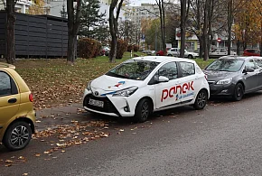 Zarzuty dla znanej wypożyczalni. Klienci mogli zapłacić za nie swoje szkody