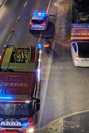 Motocyklista potrącony przez samochód-2641