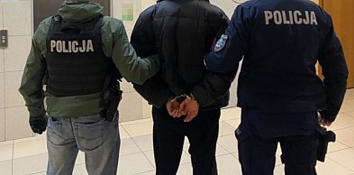 Kuchenna szafka zwróciła uwagę policjantów