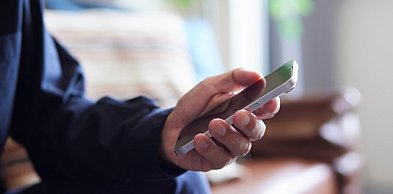 Dlaczego warto kupić telefon składany? Jakie są wady?