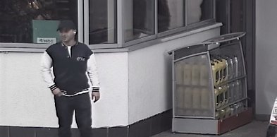 Policja poszukuje mężczyzny w związku z kradzieżą z włamaniem w Piasecznie